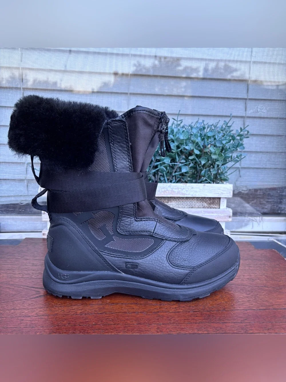 UGG Tahoe Women's Snow Boot